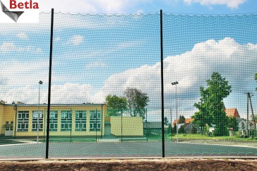 Siatki Czechowice-Dziedzice - Ochronne siatki na boisko szkolne. Piłkochwyt dla terenów Czechowic-Dziedzic